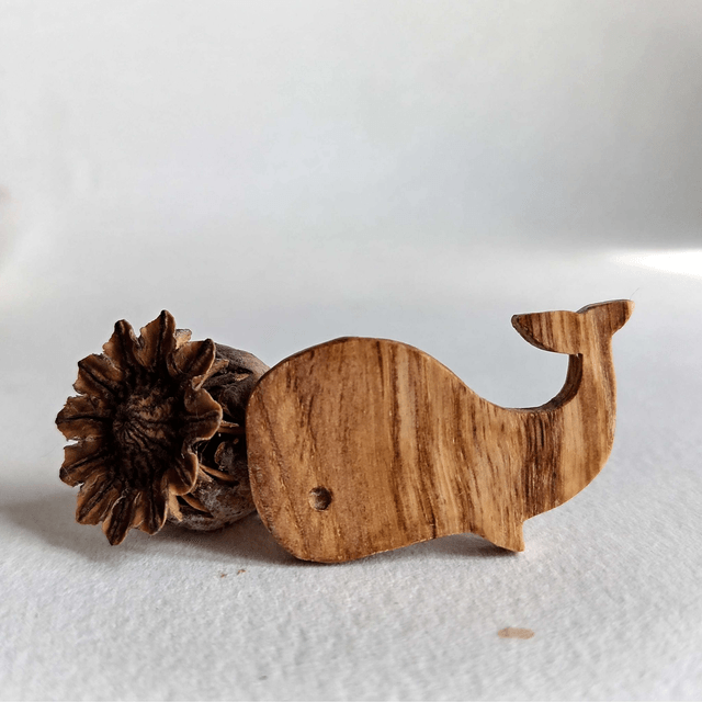 Broche baleine