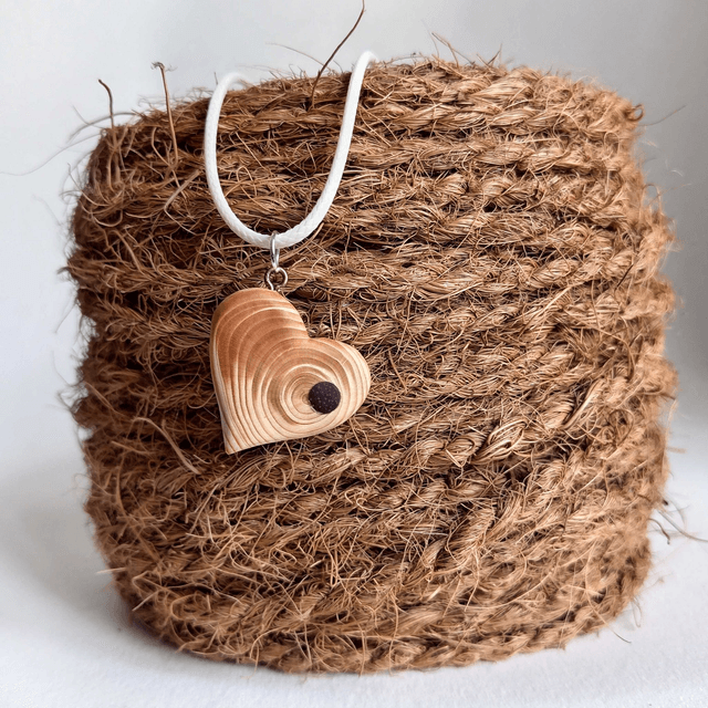 Pendentif coeur séquoia