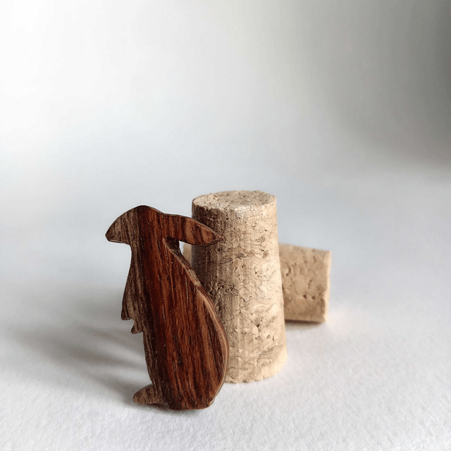 Broche lapin debout