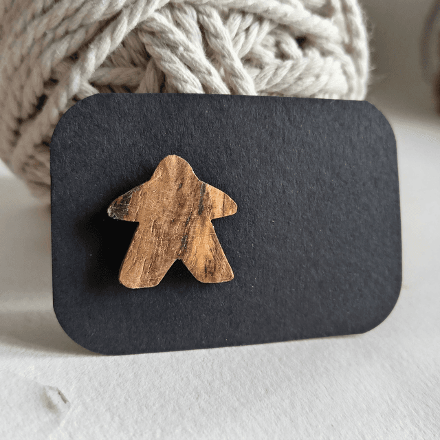 Pin&#039;s meeple en olivier